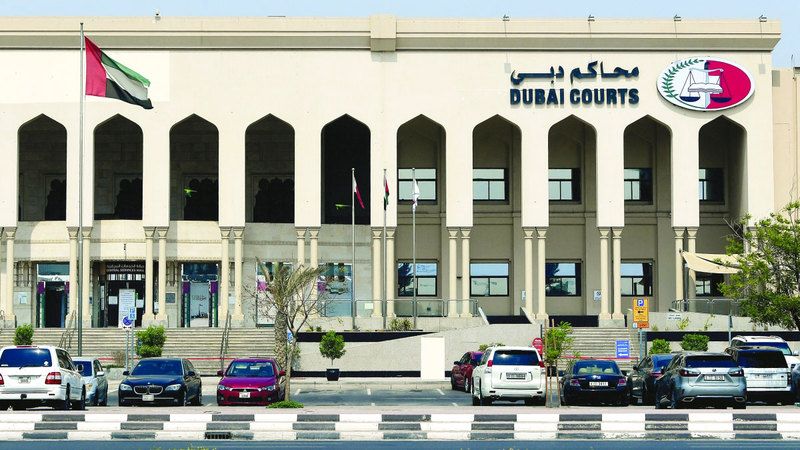 الامارات | 2000 درهم و80 يوم حجز عقوبة مخالفة واحدة بـ «سيارة فارهة»