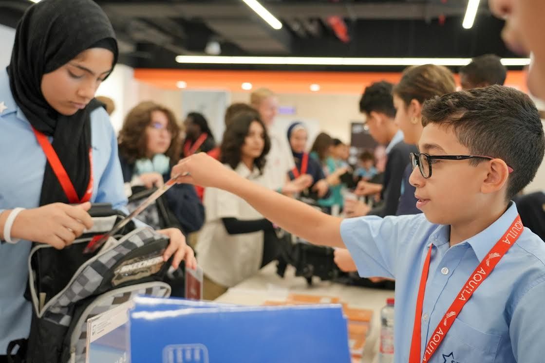 الامارات | جيل العطاء.. طلاب يزرعون الأمل في حقائب مدرسية