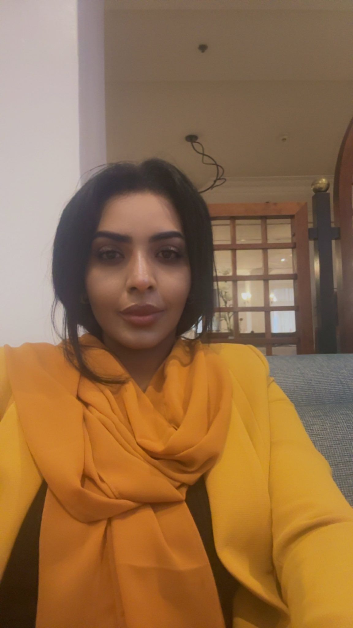 شاهد بالصور..  المذيعة نسرين النمر توثق للحظات العصيبة التي عاشتها داخل فندق “مارينا” ببورتسودان بعد استهدافه بمسيرات المليشيا ونجاتها هي وزميلتها نجمة النيل الأزرق