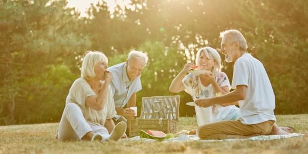 في الصيف.. كيف يتجنب كبار السن أضرار الشمس وارتفاع الضغط؟