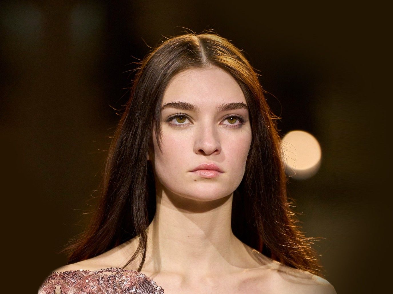 كيف تجعلين شعرك ينمو بشكل أسرع؟ خطوات ونصائح ستصنع الفرق بسرعة