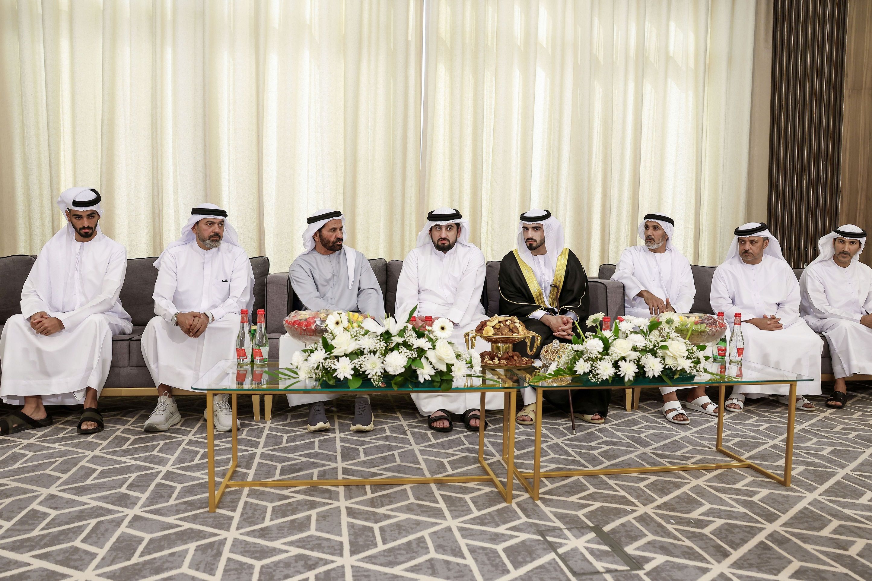 الامارات | أحمد بن محمد يحضر أفراح الحميري والسويدي