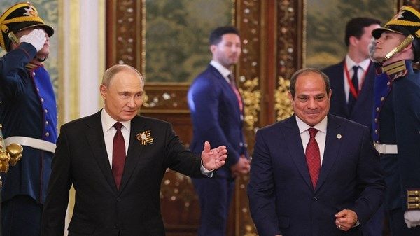 بوتين يجري مباحثات مع السيسي