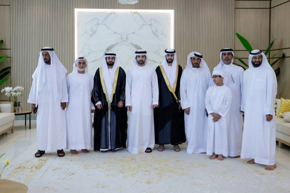 الامارات | حمدان بن محمد يحضر أفراح المنصوري والمهيري
