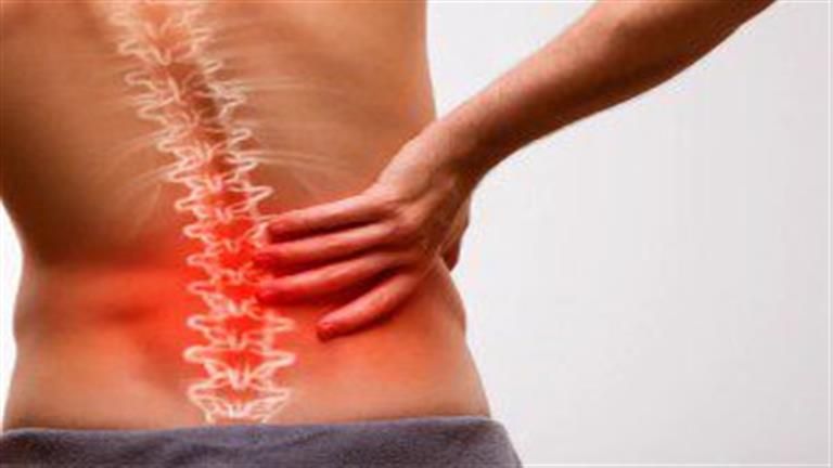 بعد إصابة خالد الصاوي.. أسباب الانزلاق الغضروفي - احذر هذه العلامات