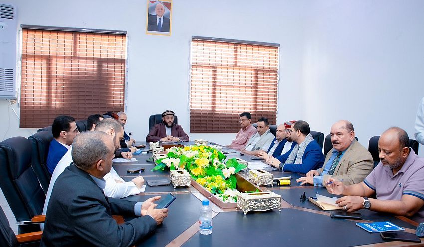 لجنة الحج تبحث في عدن ترتيبات موسم 1446هـ وتوجه بمضاعفة الجهود لإنجاح التفويج