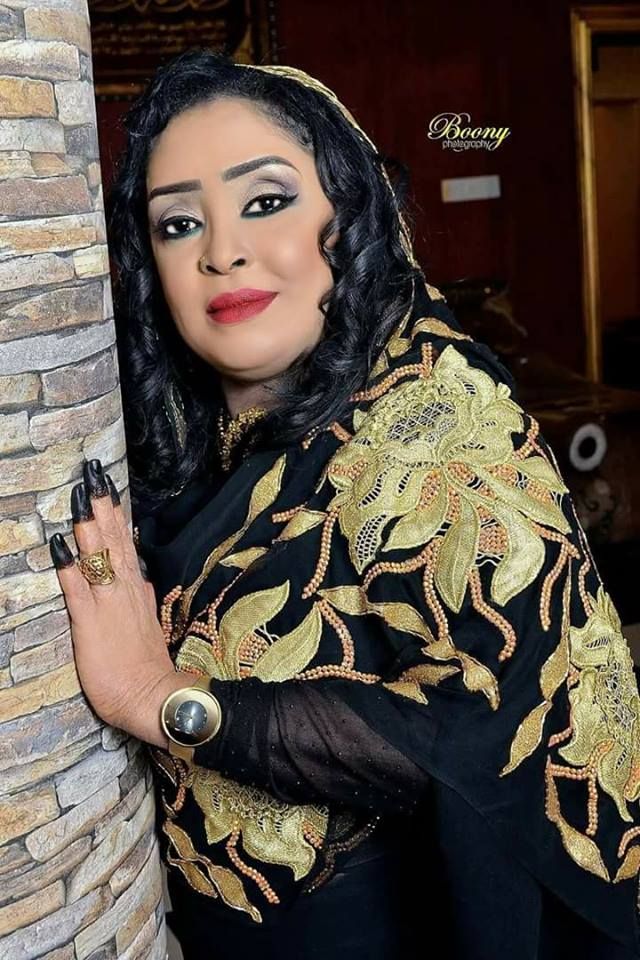 شاهد بالفيديو.. الفنانة حنان بلوبلو تعود للغناء وترفض أموال “نقطة” بالعملة المصرية خلال حفل “مجاملة” بالقاهرة