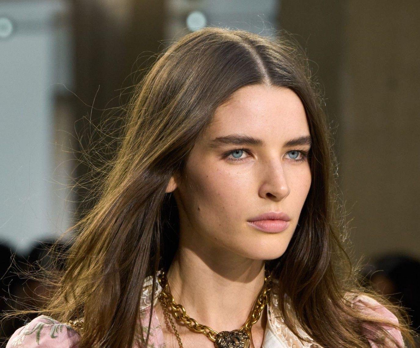 إزالة المكياج وتنظيف البشرة بطرق طبيعية للحفاظ على نضارة وجهك