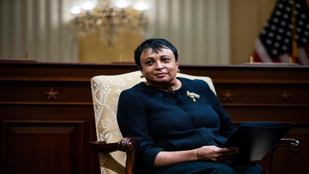 الامارات | بأمر ترامب.. عزل أمينة أكبر مكتبة في العالم