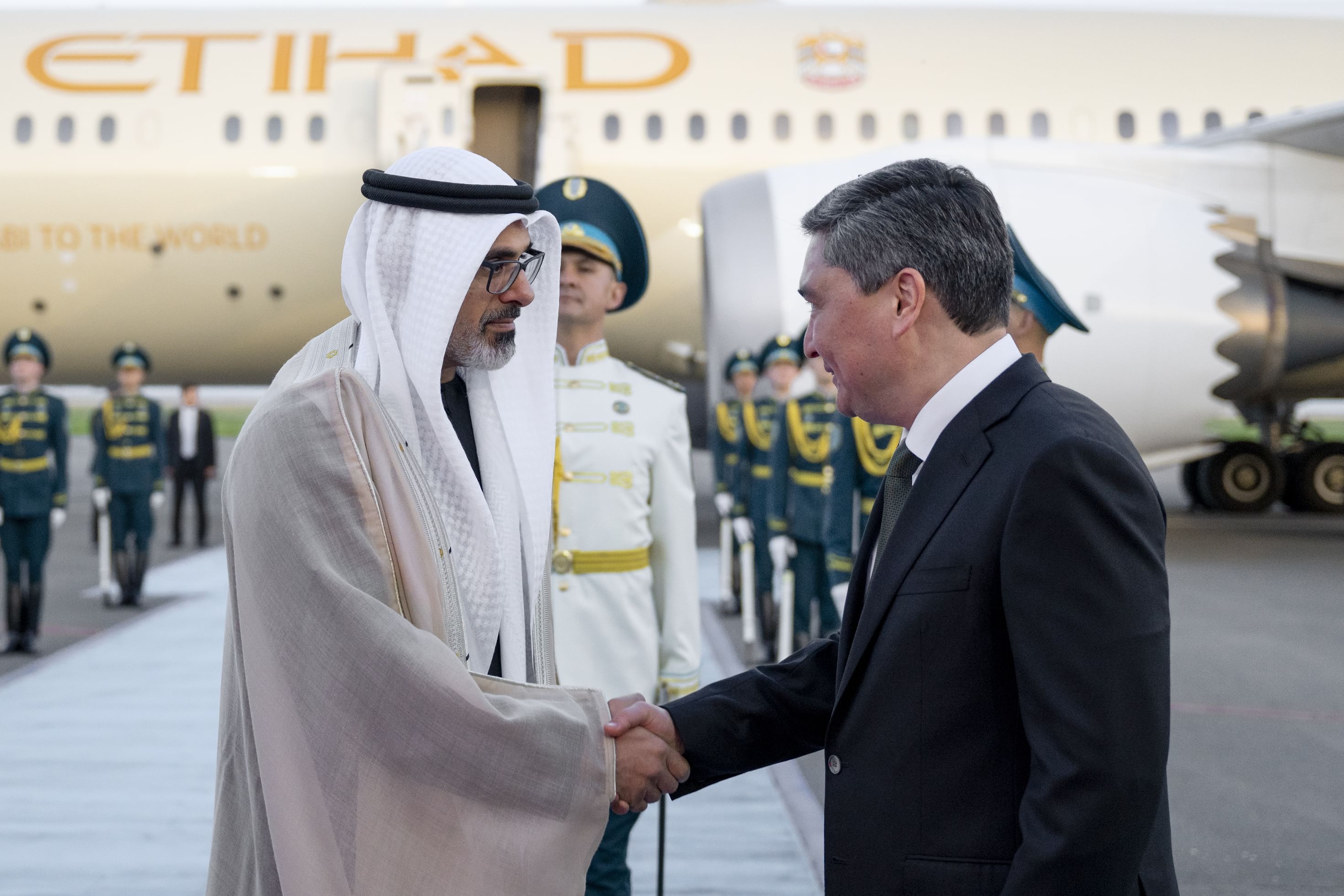 الامارات | ولي عهد أبوظبي يصل إلى العاصمة الكازاخستانية أستانا في زيارة رسمية