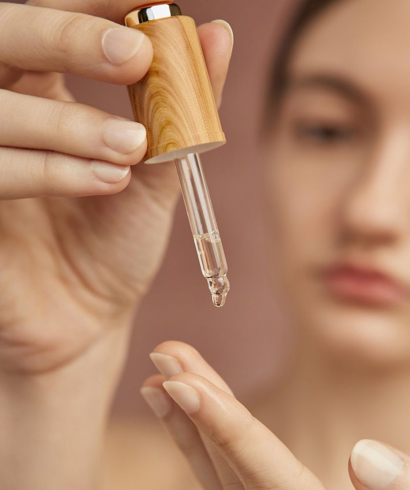 تجربتي في صنع سيروم طبيعي لتطويل الأظافر.. نتائج خلال أسبوعين فقط