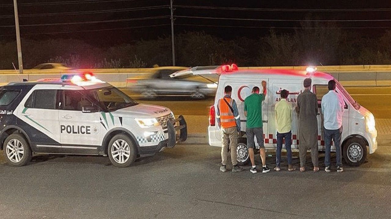 السعودية | ضبط شخصين لنقلهما 7 وافدين لا يحملون تصريحا بالحج ومحاولة إيصالهم لمكة