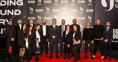 "المصريين أوت دور" توسع قاعدة عملائها.. وتجذب بنك قطر الوطنى لعرض إعلانات على شاشة مطار القاهرة بتقنية الـ5D