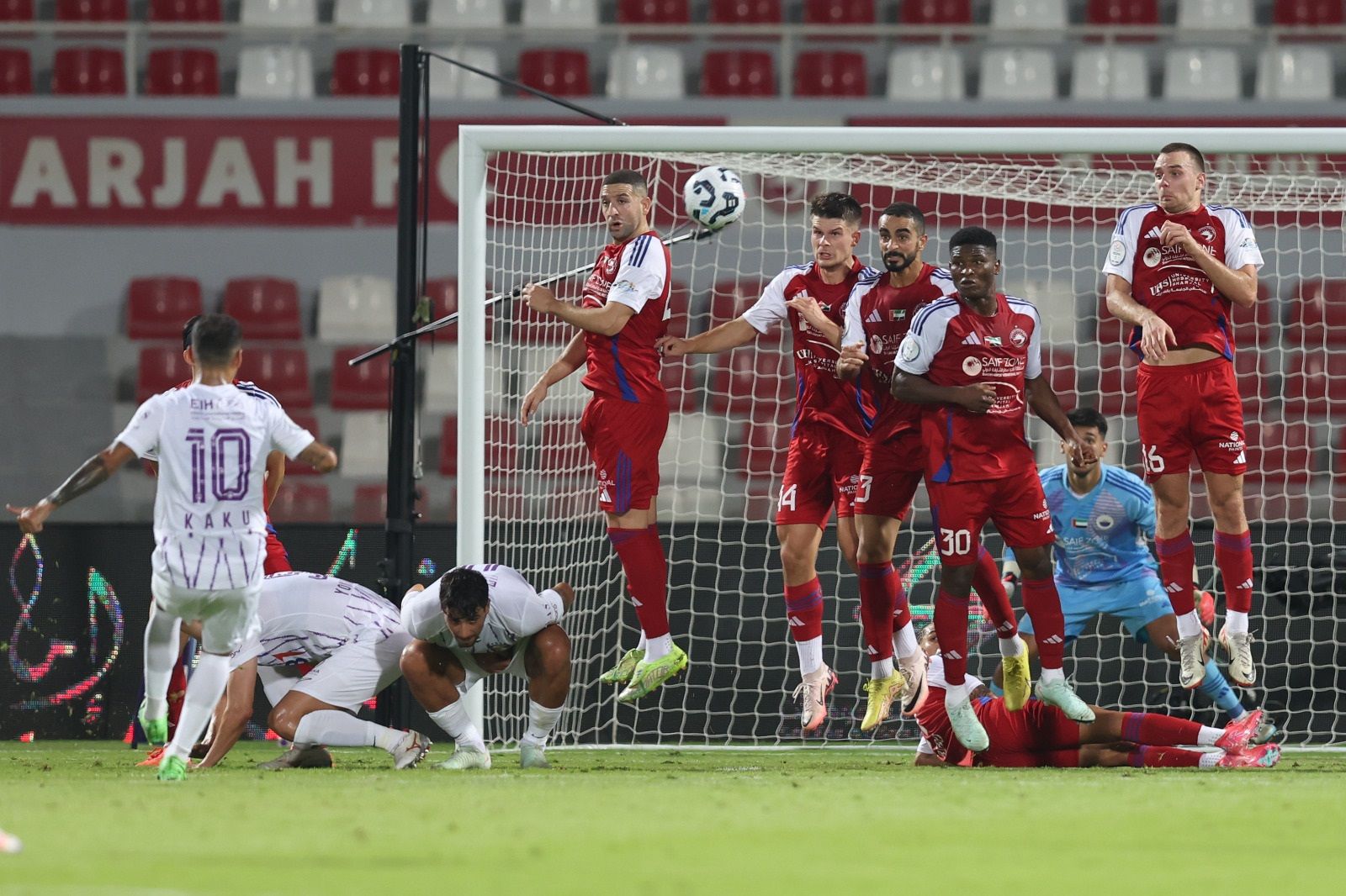 الامارات | العين يضاعف نزيف الشارقة.. ويشعل صراع «الوصيف»