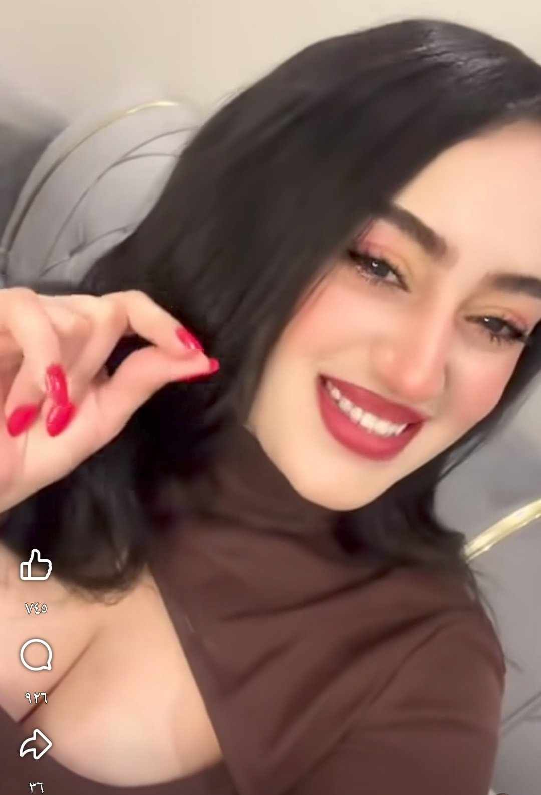 شاهد بالفيديو.. المودل آية أفرو تواصل تخصصها في إثارة الجدل بوصلة رقص مثيرة بأزيائها الفاضحة على أنغام أغنية الدولية الشهيرة