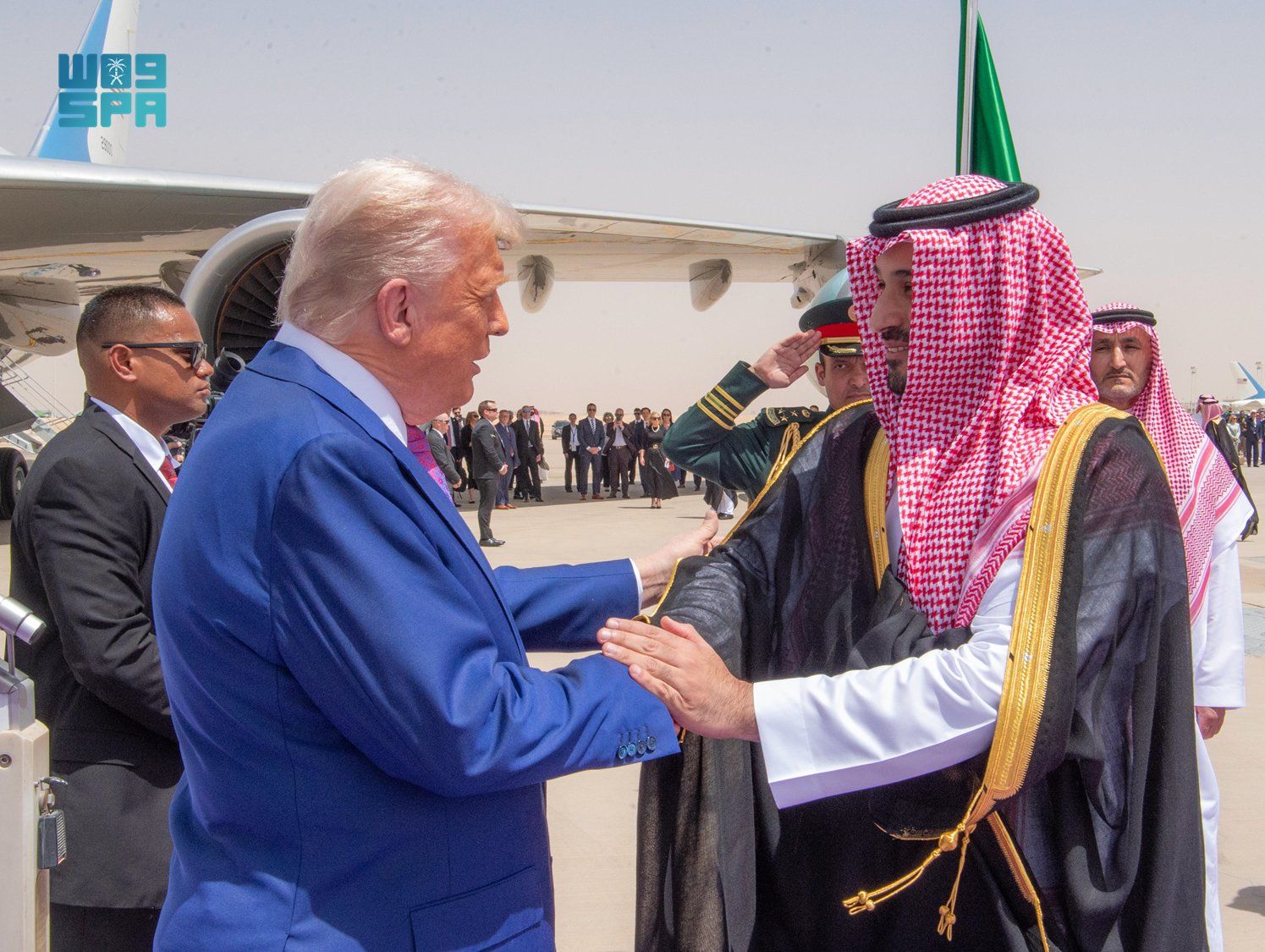 وزير “الاتصالات”: زيارة الرئيس الأمريكي ورؤساء كُبرى شركات التقنية الأمريكية تعزز مكانة المملكة محورًا عالميًا للاقتصاد الرقمي والابتكار والفضاء