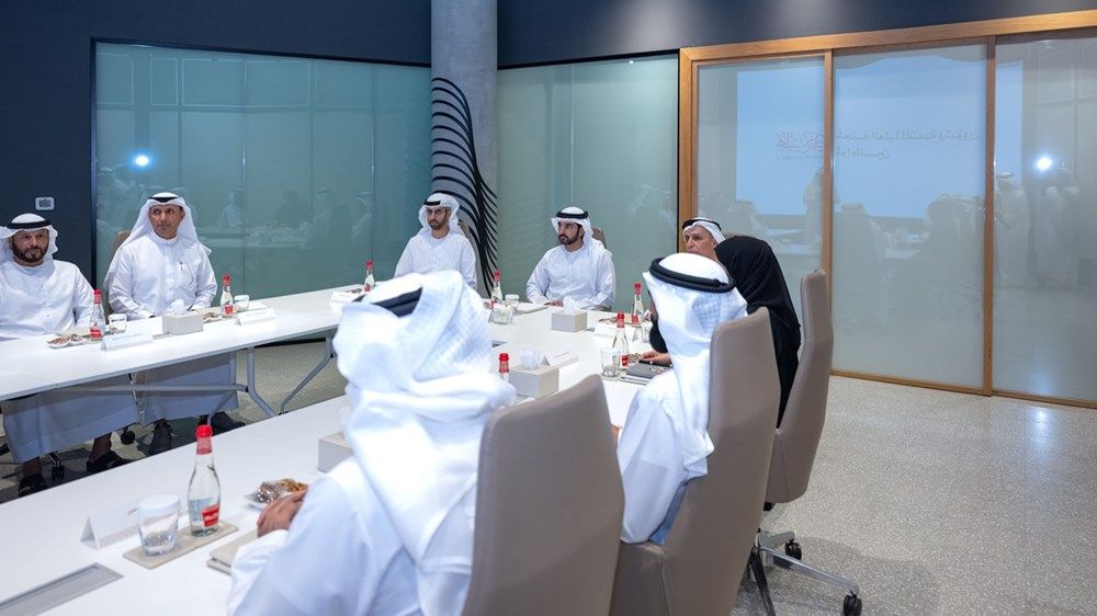 حمدان بن محمد يعتمد الخطة التنفيذية لمصارف الأوقاف المجتمعية ومبادرة «ذخر للمتقاعدين»