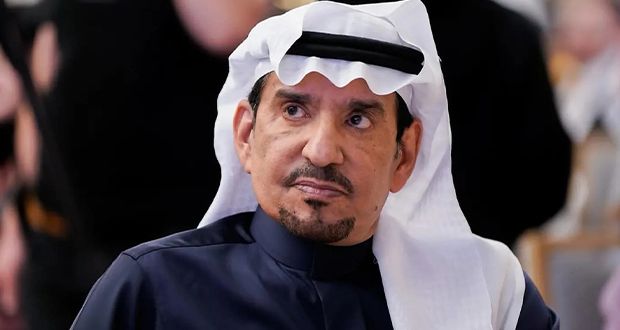 عبدالله السدحان بصورة نادرة مع أبنائه.. ويطلب تعليق الجمهور