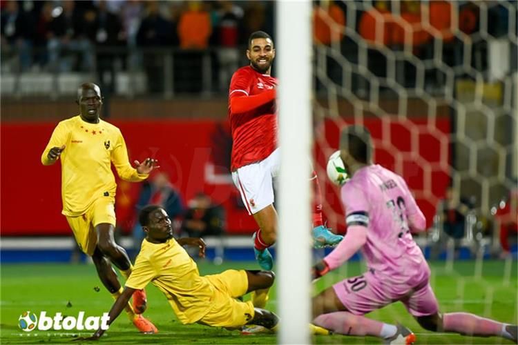 اجتماع بين النمير وأبو ريدة يقرب المريخ السوداني من الدوري المصري