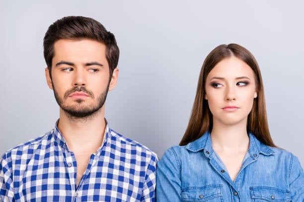 طالع الأبراج: اعرف كل برج بيعبر عن غيرته إزاى.. صمت ومواجهة وغضب