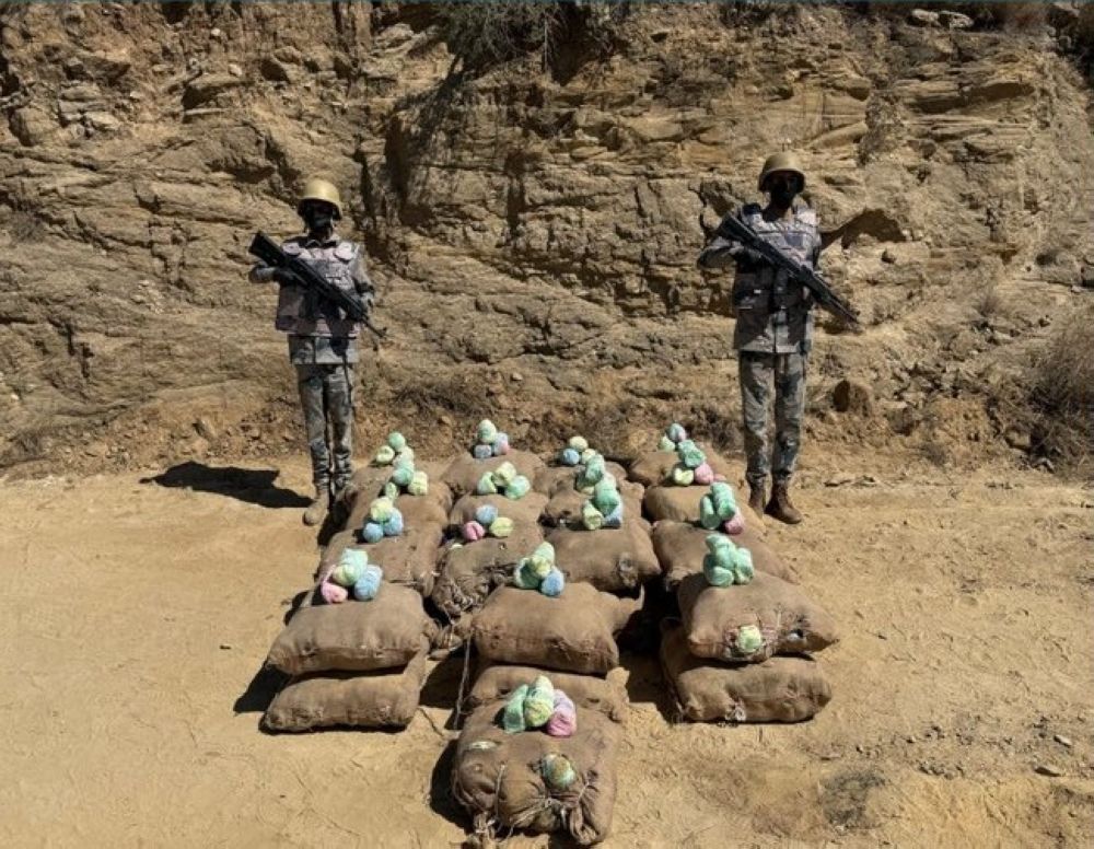 القبض على 7 مهربي ومروجي مخدرات في منطقتين