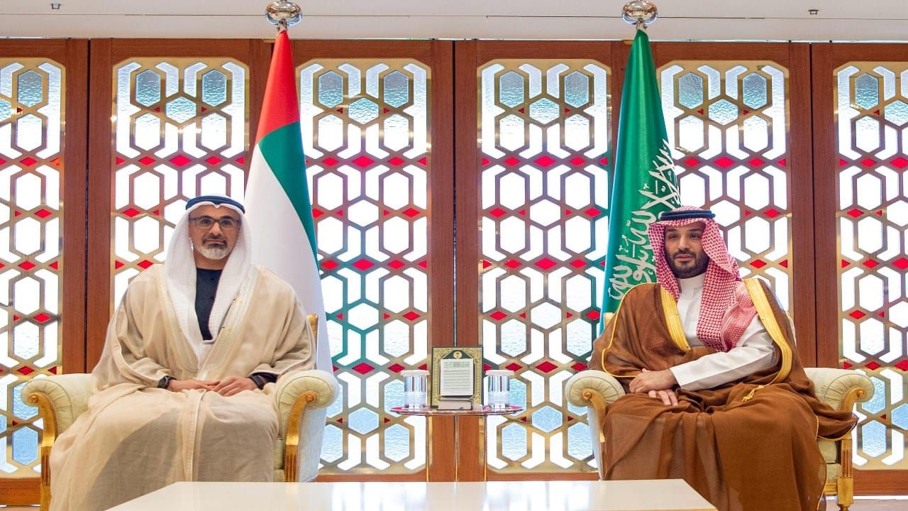 سمو ولي العهد يلتقي ولي عهد أبوظبي.. فيديو