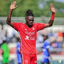 شاهد بالفيديو.. (جيب ليك سان في الصن انهددت) اللاعب السوداني جون مانو يوجه زميله أبو عاقلة من المدرجات بلغة “الراندوك” السوداني ويثير استغراب الجمهور الليبي.. تعرف على معنى الجملة التي قالها