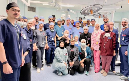 نجاح عملية فصل التوأم الملتصق الإريتري أسماء وسمية بعد عملية جراحية دقيقة