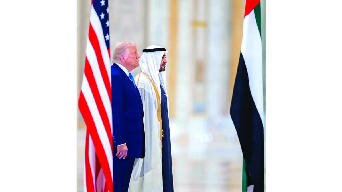 الامارات | رئيس الدولة يستقبل الرئيس الأميركي بقصر الوطن في أبوظبي