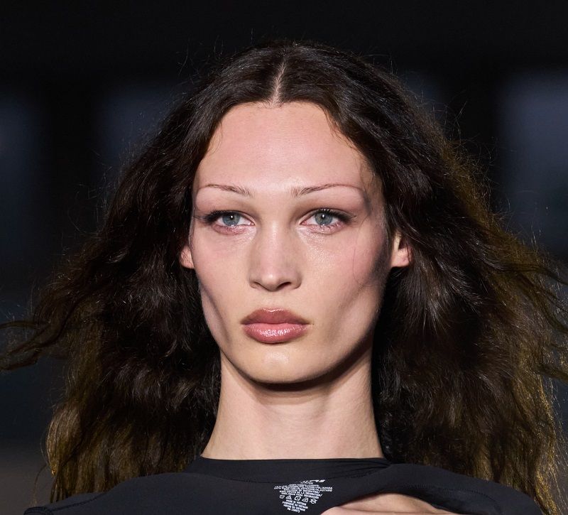 أحدث رسمات الحواجب لربيع وصيف 2025.. من الجرأة الطبيعية إلى عودة الخطوط الكلاسيكية