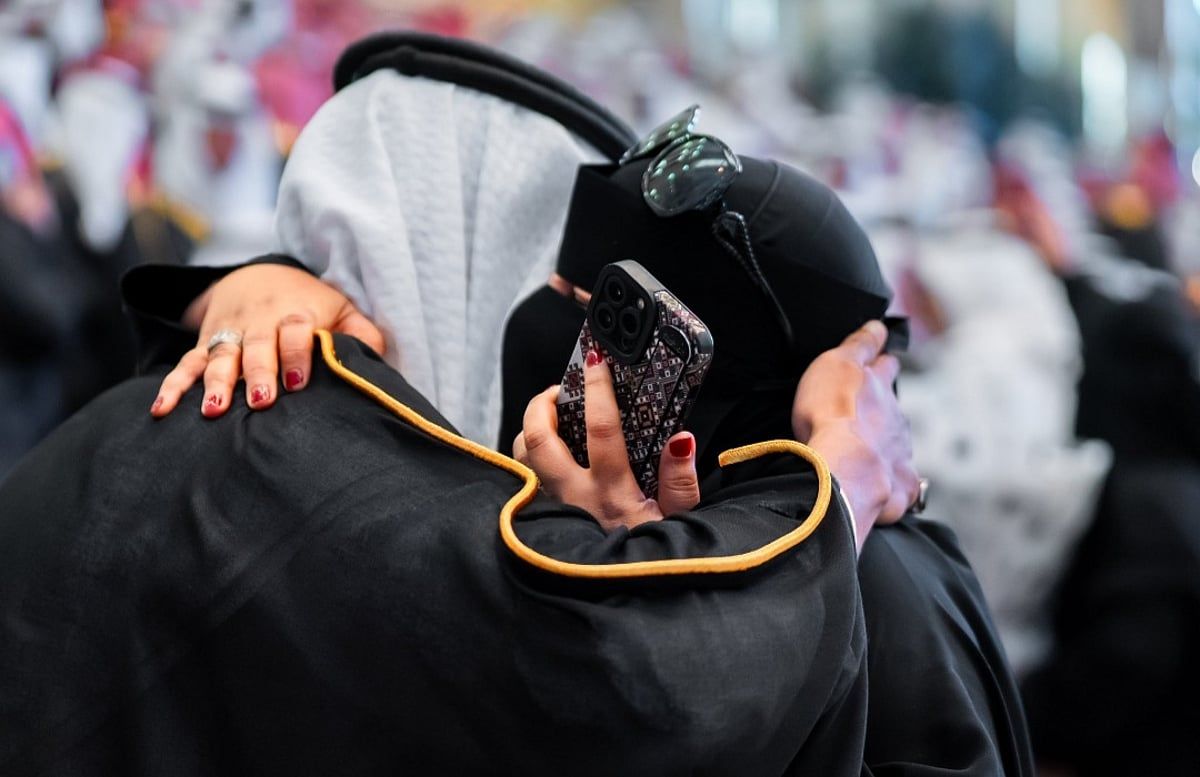 بالفيديو.. دموع الأمهات في حفل خريجي جامعة شقراء تسابق الكلمات وتختصر المعاني