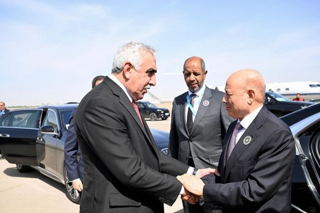 رئيس مجلس القيادة يغادر بغداد بعد مشاركته في اعمال القمة العربية