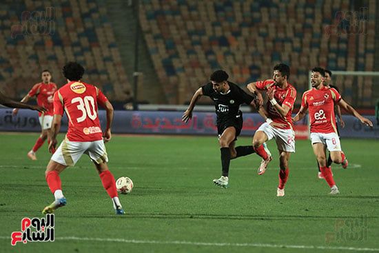 الأهلى يهزم البنك الأهلى بقاضية وسام أبو على ويقترب من حسم لقب الدورى.. صور
