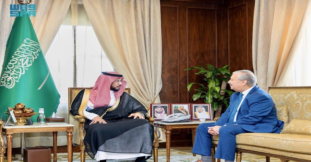 نائب أمير عسير يستقبل القنصل الجزائري لدى المملكة
