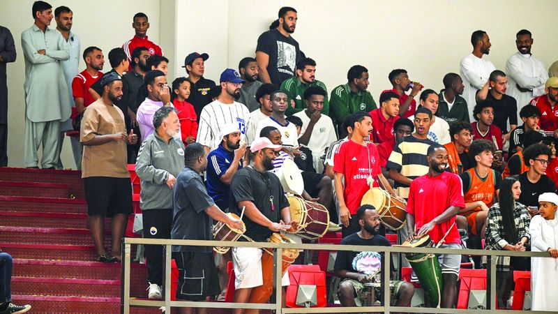 الامارات | «صبح صبح».. مشجع دائم لفرق الشارقة منذ 15 عاماً