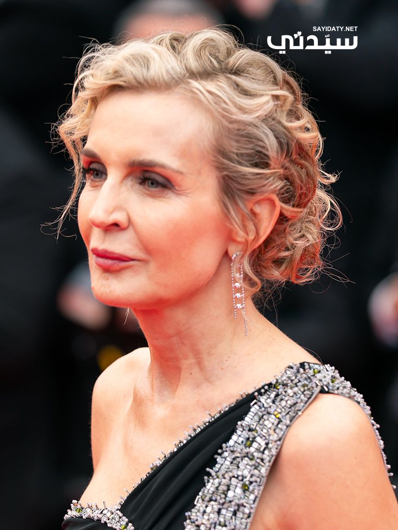 تسريحات شعر مرفوعة على طريقة نجمات مهرجان كان السينمائي 2025