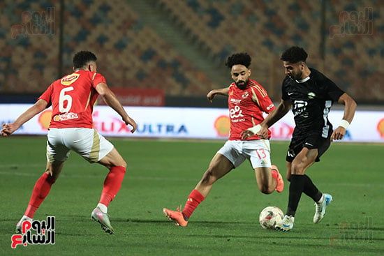 الأهلى يهزم البنك الأهلى بقاضية وسام أبو على ويقترب من حسم لقب الدورى.. صور