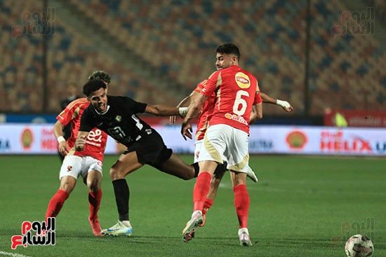 الأهلى يهزم البنك الأهلى بقاضية وسام أبو على ويقترب من حسم لقب الدورى.. صور