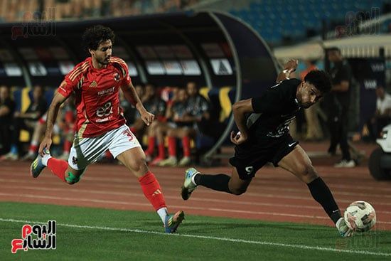 الأهلى يهزم البنك الأهلى بقاضية وسام أبو على ويقترب من حسم لقب الدورى.. صور
