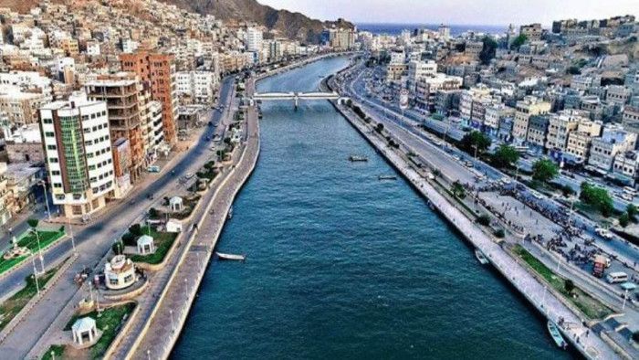 حضرموت.. شاب يطلق النار على أمه ويصيبها بجراح خطيرة