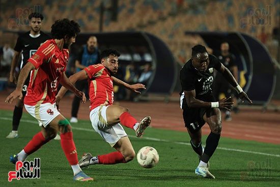 الأهلى يهزم البنك الأهلى بقاضية وسام أبو على ويقترب من حسم لقب الدورى.. صور