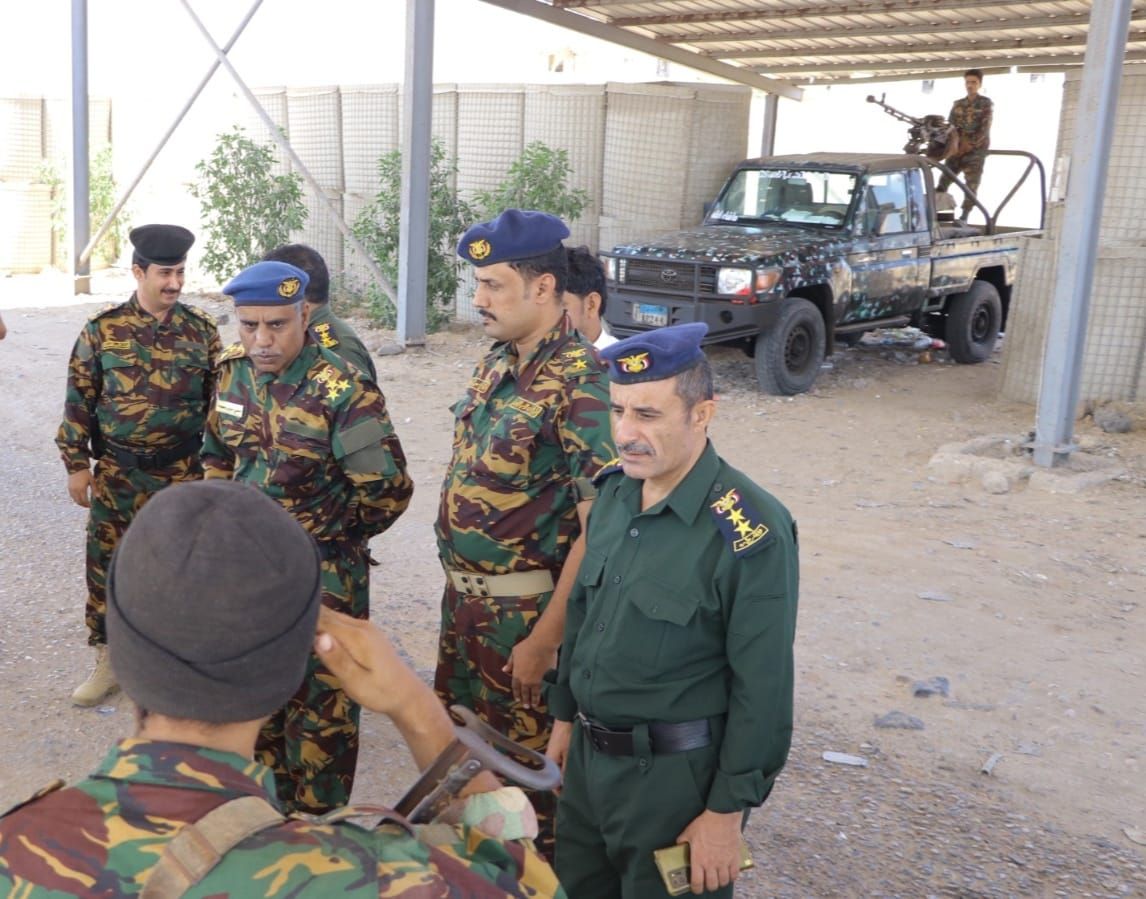 المهرة.. الأجهزة الأمنية تضبط مطلوبَين أمنيًا في جريمتي قتل بعدن والحديدة