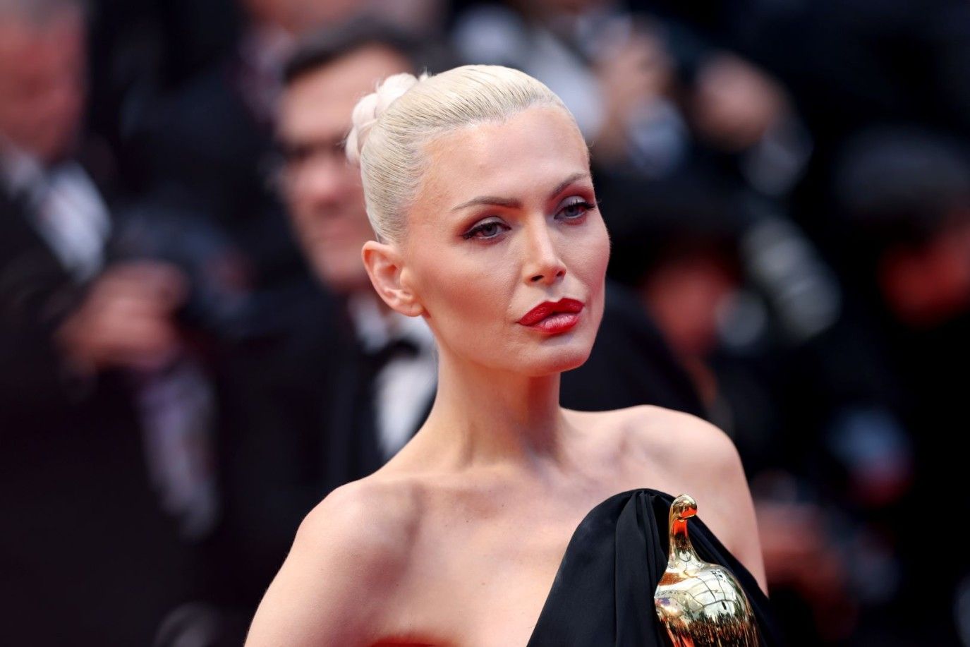 مهرجان كان 2025 بيومه الخامس: صيحات جمالية كلاسيكية أعادتنا إلى سحر الزمن الجميل