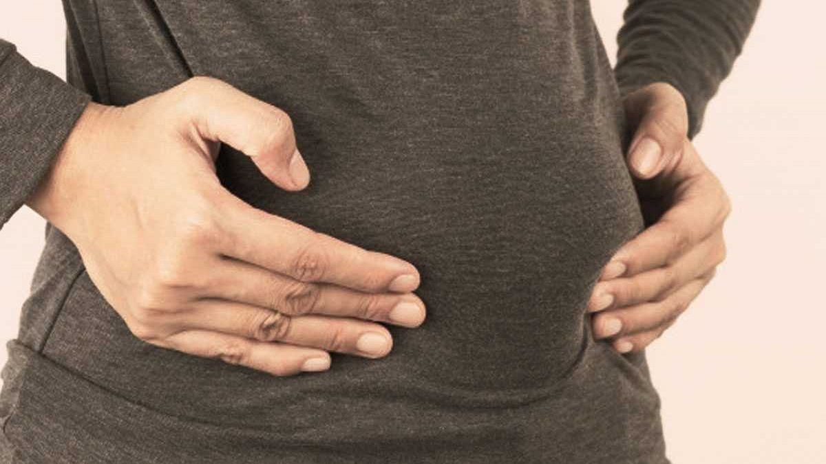 الامارات | مخاطر تناول الطعام بسرعة أكبر من الانتفاخ والغازات.. مختصون يحذرون من عواقب وخيمة