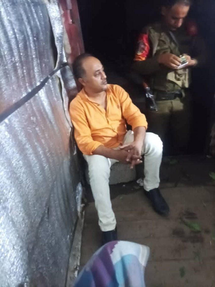 فضيحة من العيار الثقيل ...القاء القبض على مسؤول كبير بالشرعية اليمنية وبحوزته عدد من قوارير الخمر"شاهد"