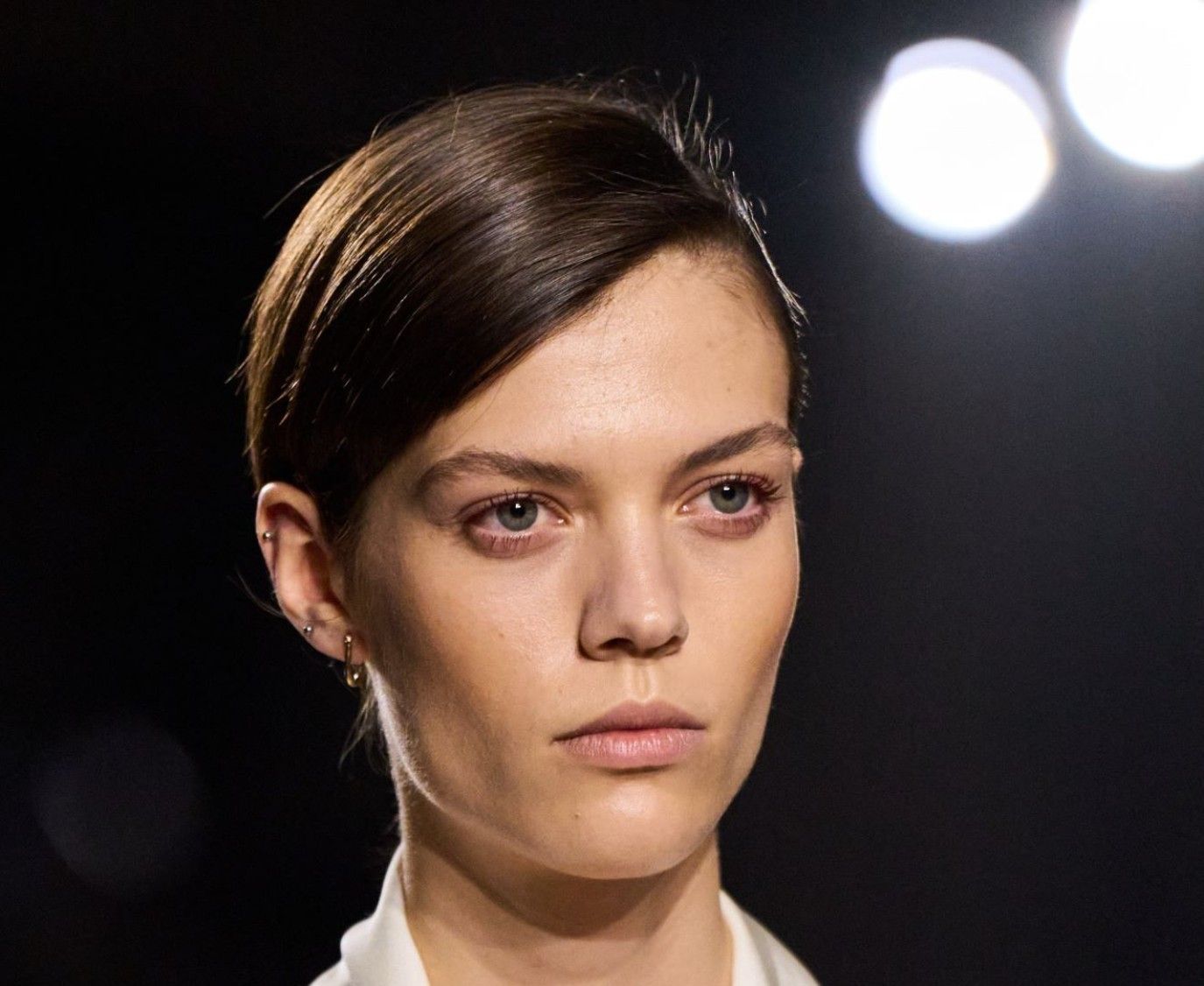 ترطيب البشرة بعد السباحة.. خطوات ذكية لحماية جمالك من الكلور والملح