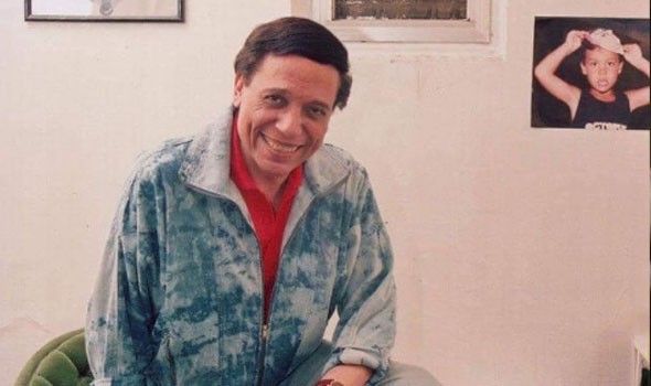 رامي إمام يحتفل بعيد ميلاد والده بصورة بتقنية الذكاء الاصطناعي