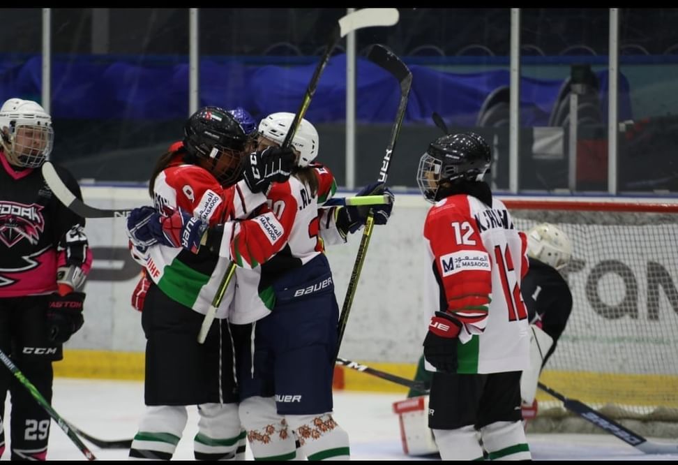 الامارات | 20 لاعبة في قائمة منتخب سيدات "هوكي الجليد" استعداداً للآسيوية