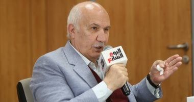 حزب التجمع يدعو القوى السياسية العربية لتبني رؤية الرئيس السيسي في قمة بغداد