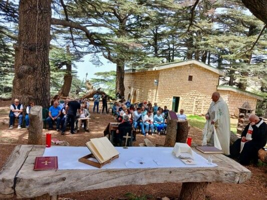 الأب جوني سابا أعلن خلال يوم للإعلاميين في غابة أرز الربّ عن إطلاق مشروع فيلم ضخم عن الفينيقيين من هوليوود